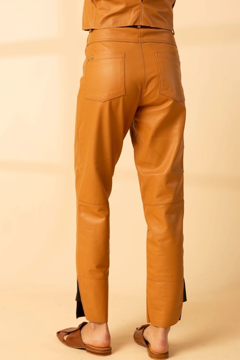PANTALON AVAI COURO SS24 Dulce De Lec