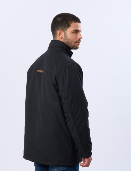 CAMPERA CON CAPUCHA DESMONTABLE Negro