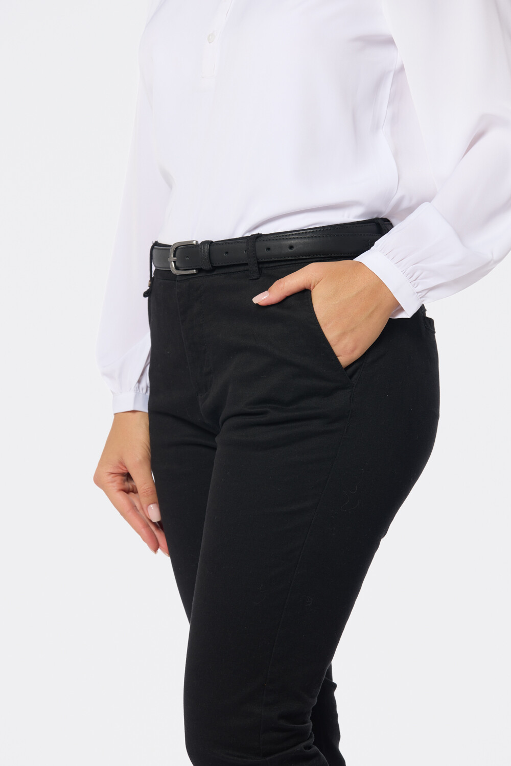 PANTALÓN SKINNY DE GABARDINA Negro