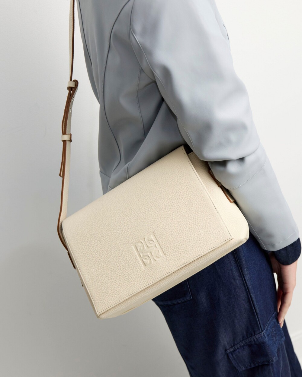 Bandolera Hana en cuero graneado Cotton