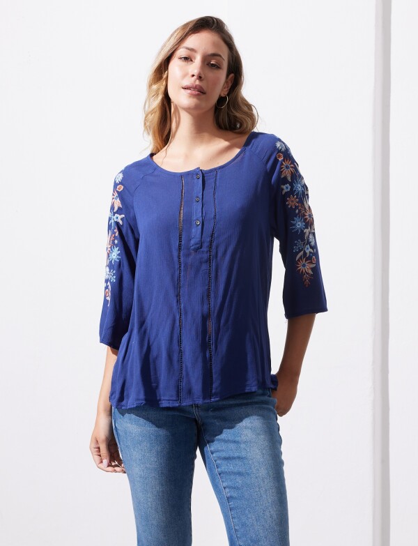 Blusa Bordada AZUL