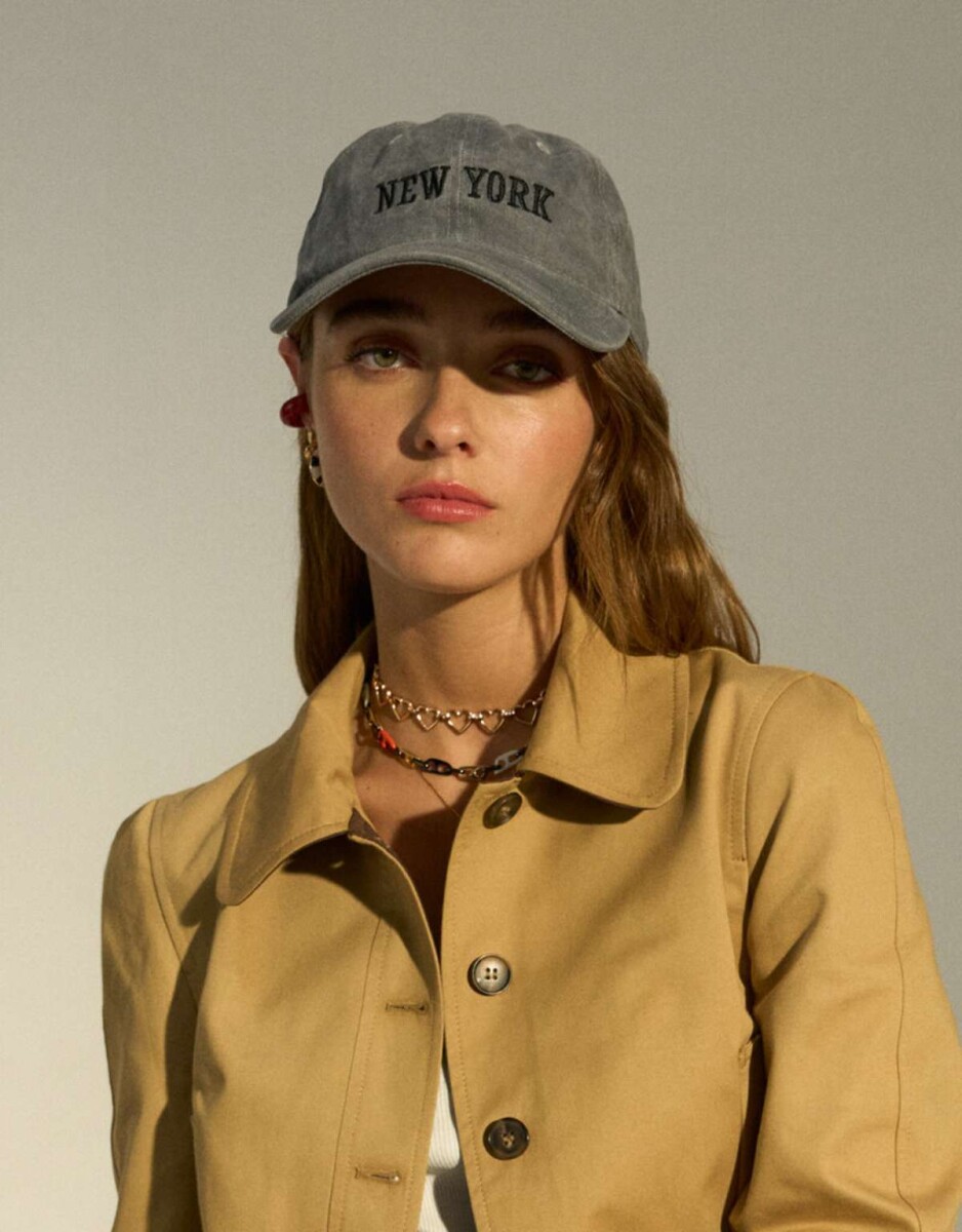 Gorra Canvas Bordada - Gris Cemento 