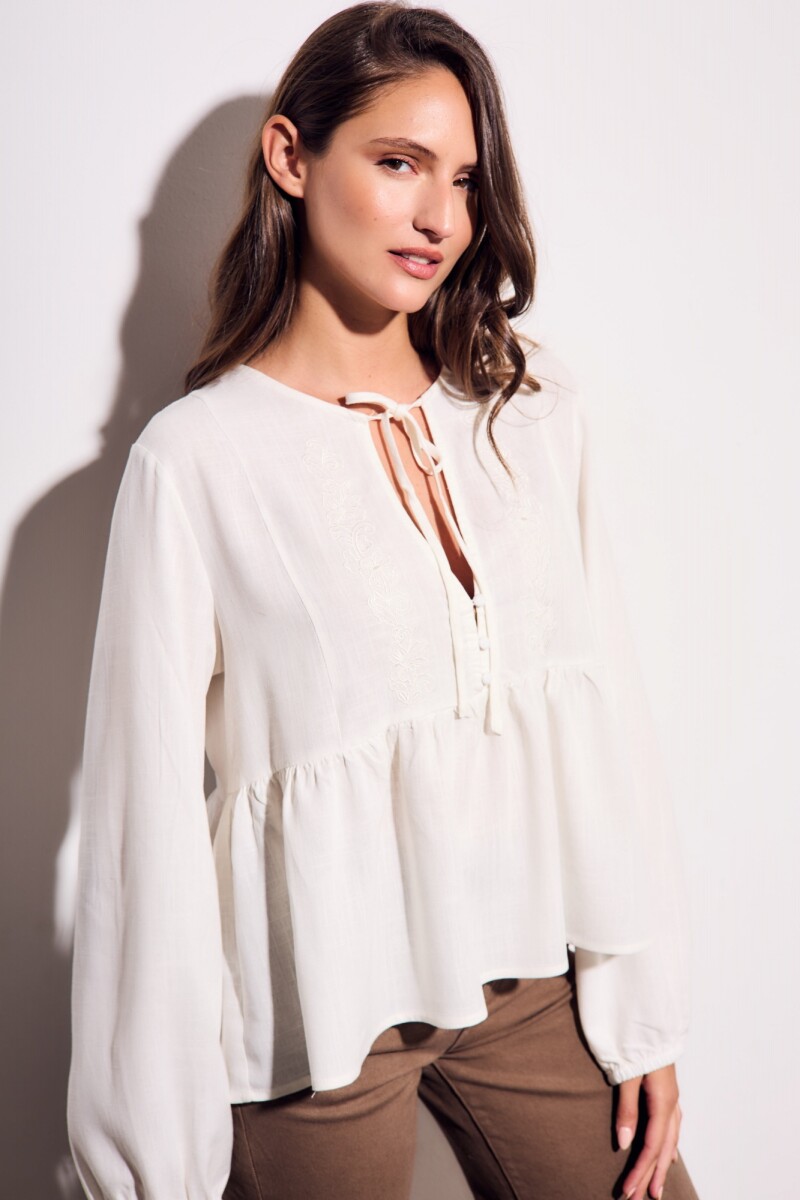 Blusa Viscosa Bordada Nacar