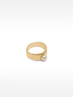 Anillo Irregular Con Perla De Agua Dulce dorado
