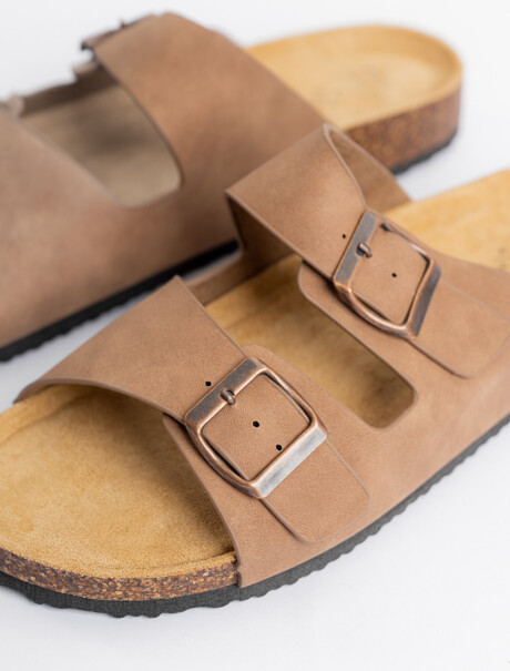 Sandalia tiras marron