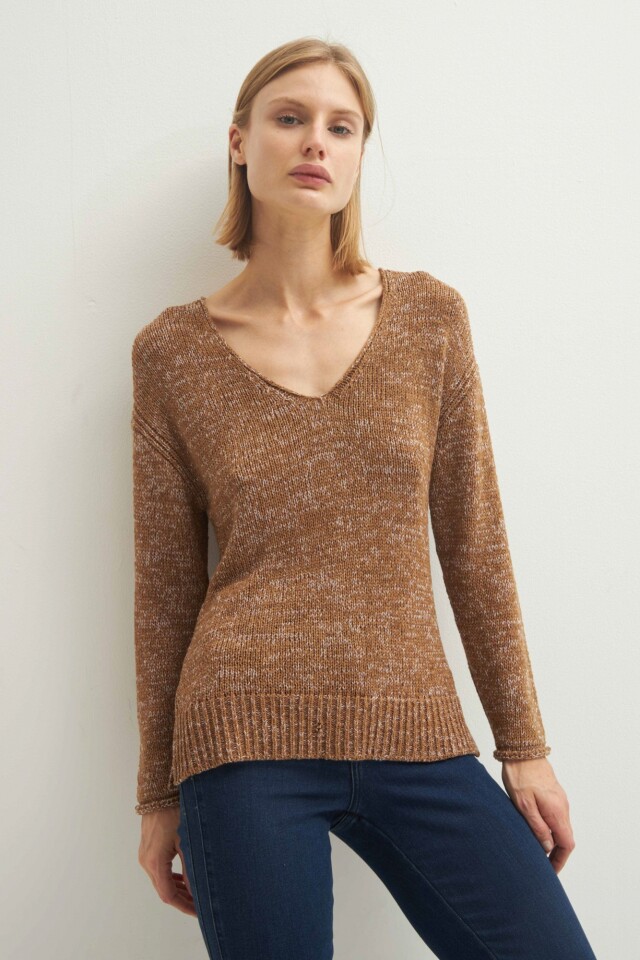 Sweater escote V tostado melange