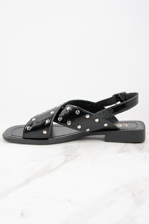 Sandalia Tachas Cuero Negro