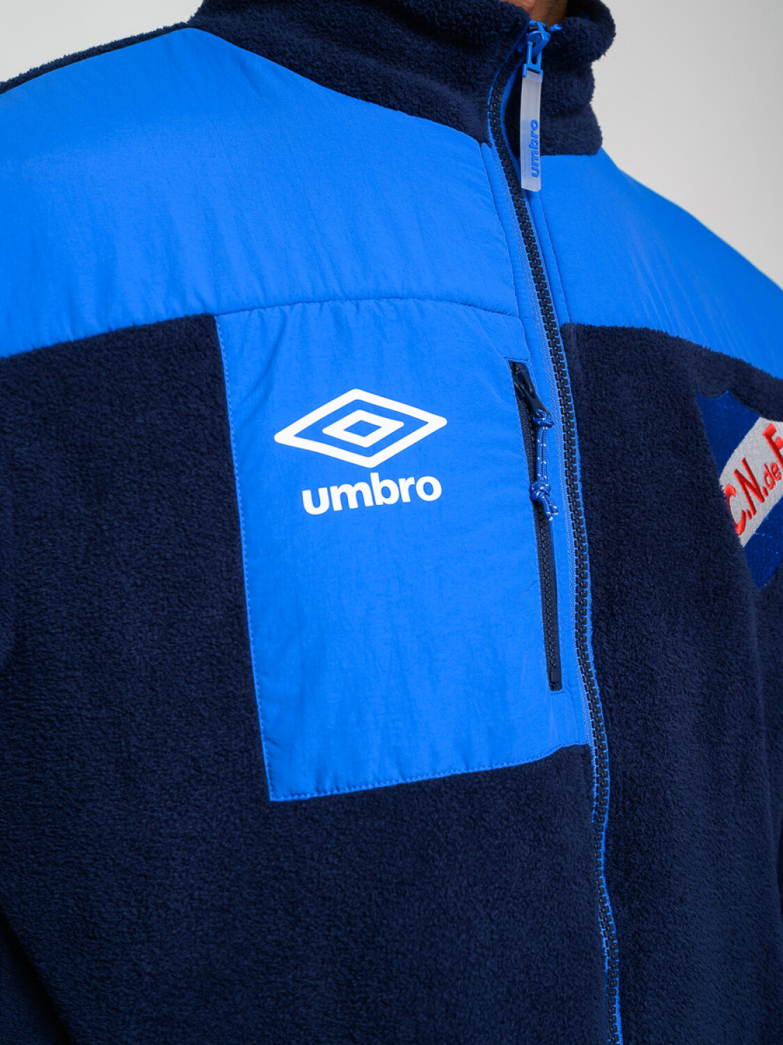 CAMPERA POLAR FLOW Nacional Oficial Hombre 001 Timeout Campera polar flow nacional oficial hombre 001 timeout