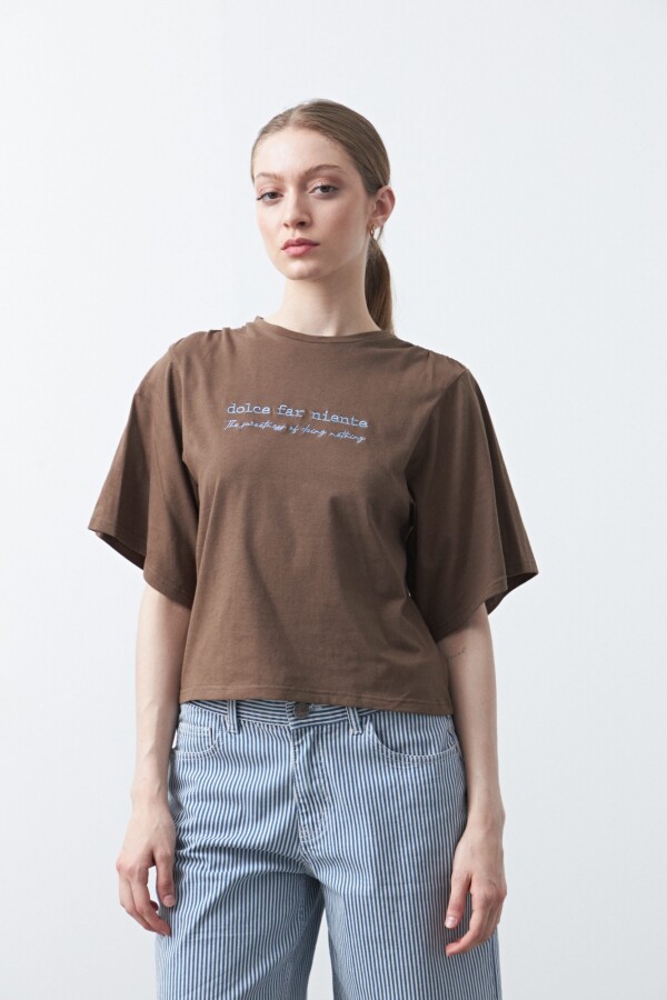 REMERA ALGARROBO Café