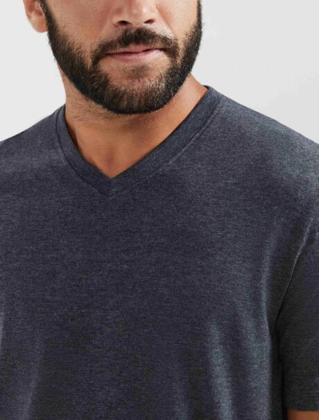 CAMISETA BÁSICA WORLD CUELLO EN V GRIS OSCURO