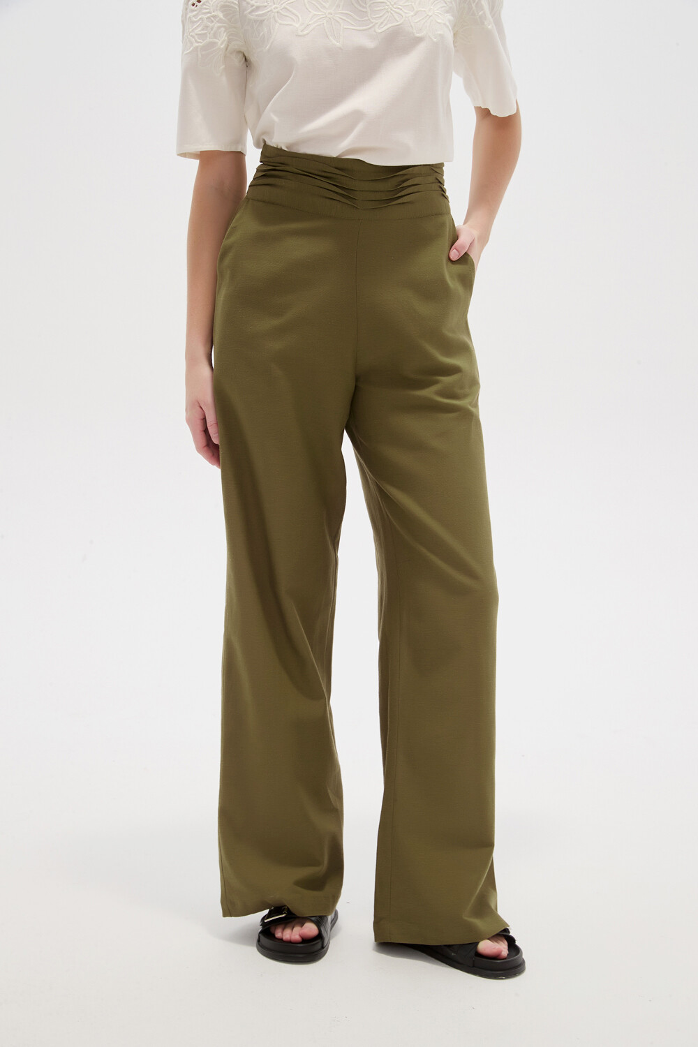 Pantalon Ravu Verde Oliva