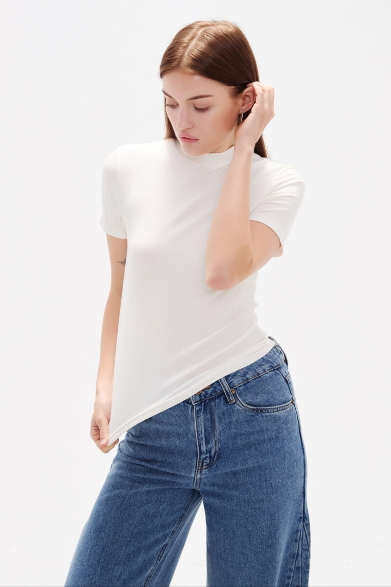 Remera Daly - Marfil / Off White 
