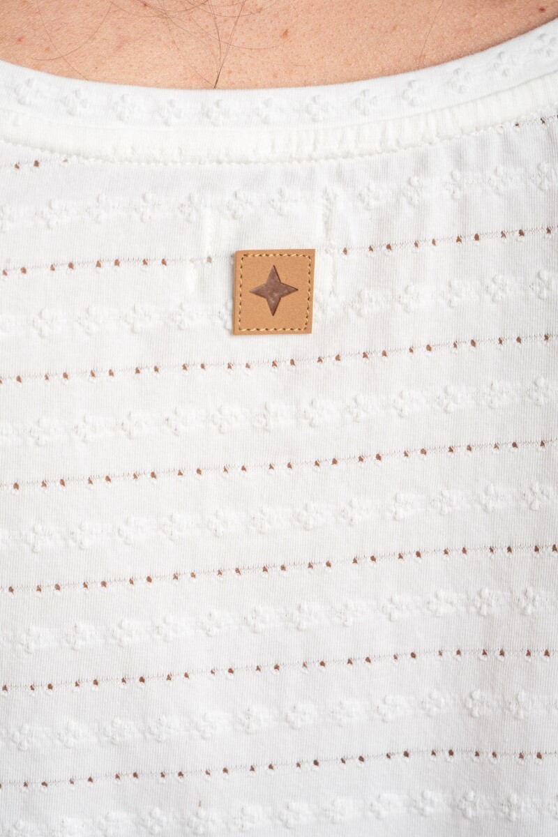 Remera Texturada Manga Corta Off White