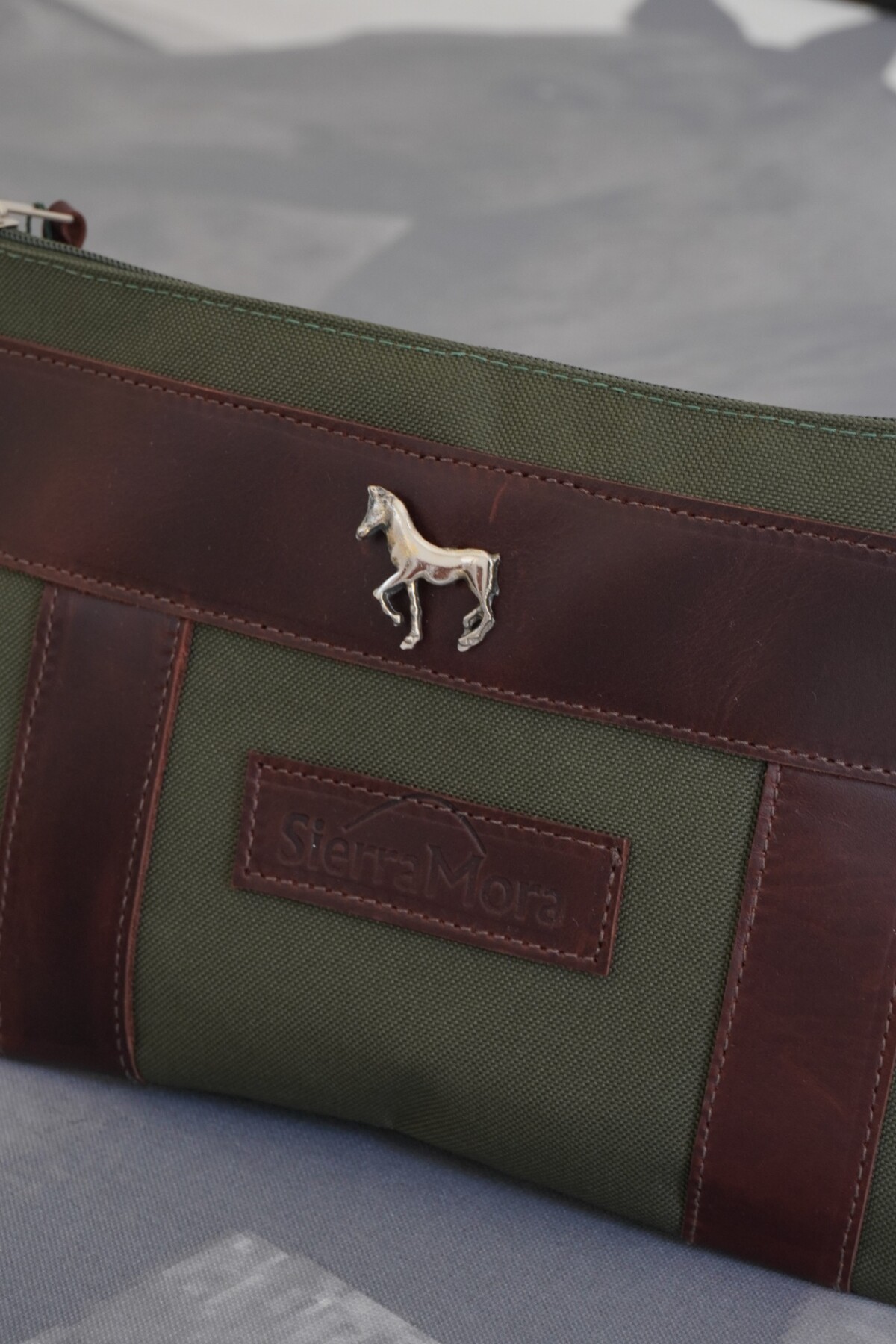 Sobre Cartuchera Mustang Chocolate / Verde Seco