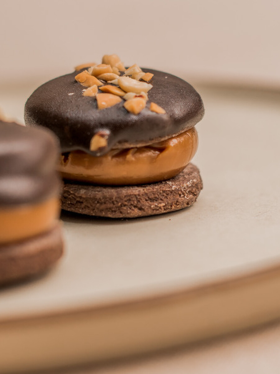Alfajorcitos de chocolate y mani Alfajorcitos de chocolate y mani