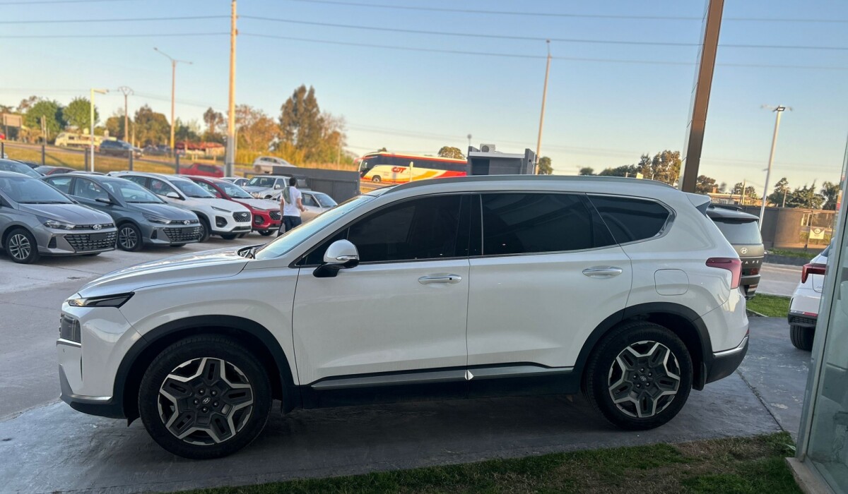 Hyundai New Santa Fe 3.5 Limited AWD 7 Plz 2022 Hyundai New Santa Fe 3.5 Limited AWD 7 Plz 2022