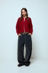 Cardigan corto con cierre rojo