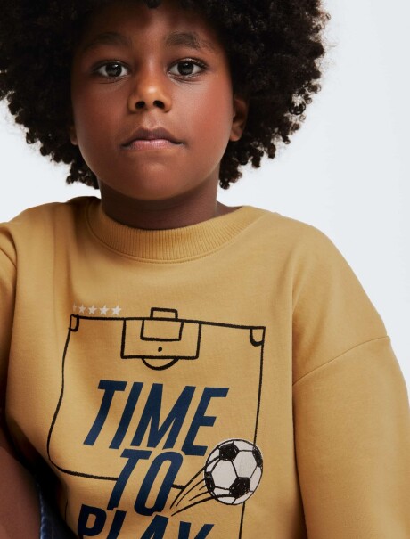 BUZO ESTAMPADO INFANTIL MOSTAZA