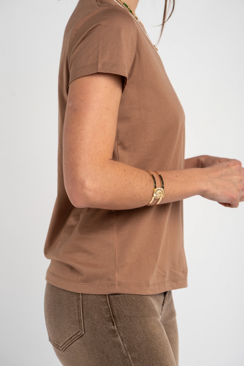 Remera Escote V Algodón Mocha