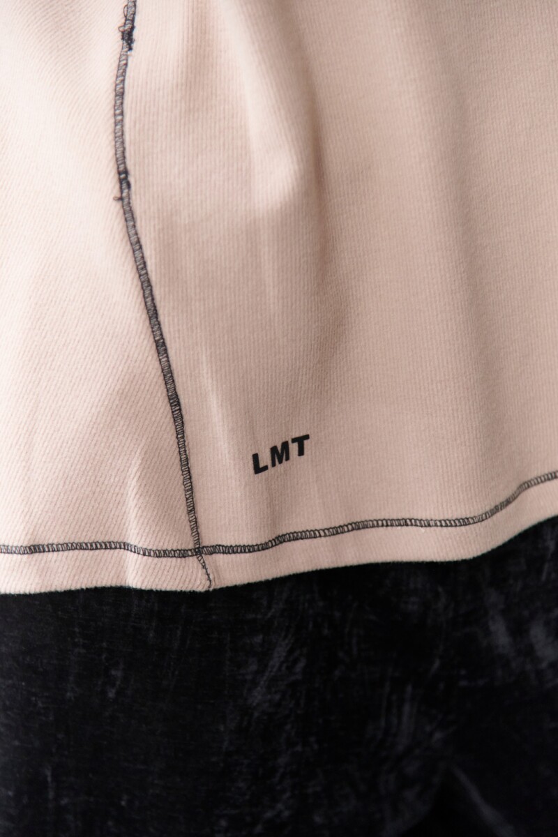 REMERA A MOUSSE