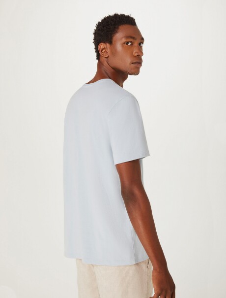 CAMISETA MANGA CORTA SLIM CELESTE