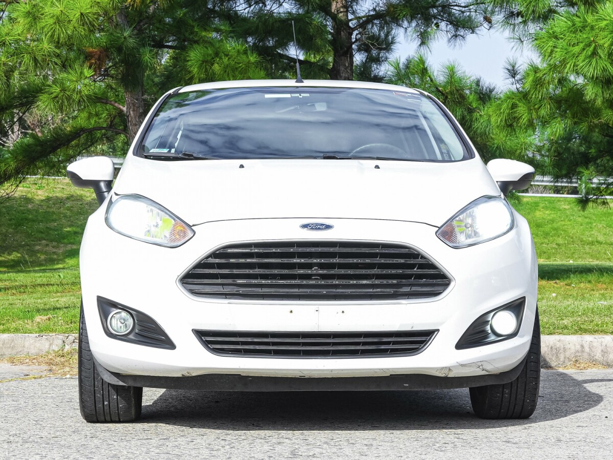 Ford Fiesta SE 1.6 Extra Full | Permuta / Financia Ford Fiesta SE 1.6 Extra Full | Permuta / Financia