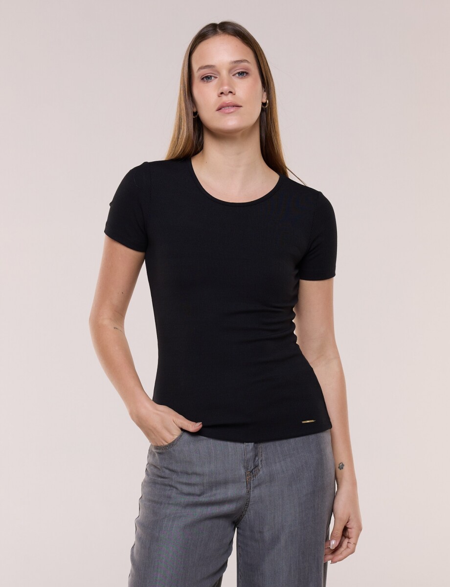 Remera Basica Entallada - Negro 