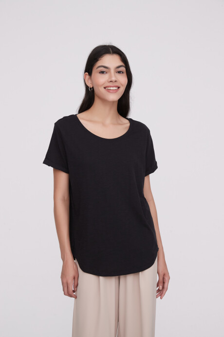 Remera Cordata Negro