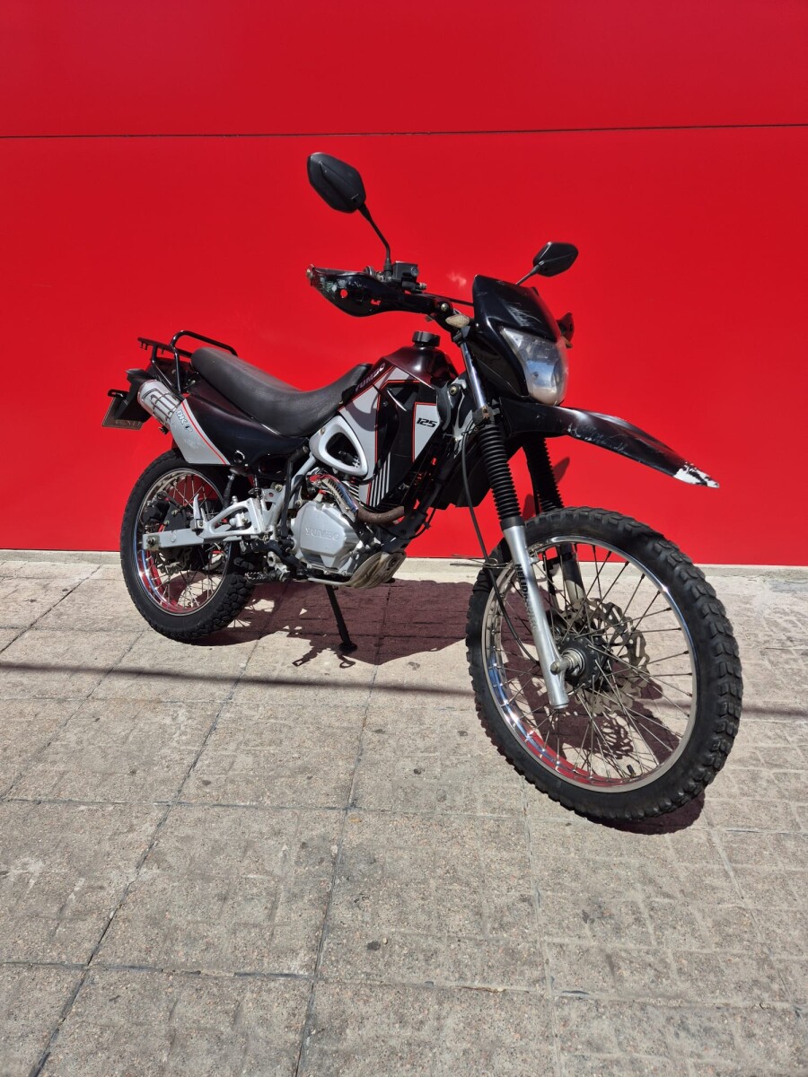 Yumbo DK125 F Usada - Reserva 