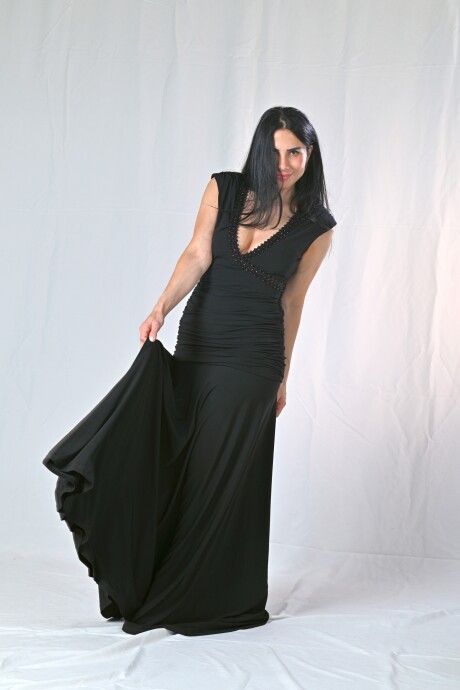 Vestido largo bordado con escote Uma Negro