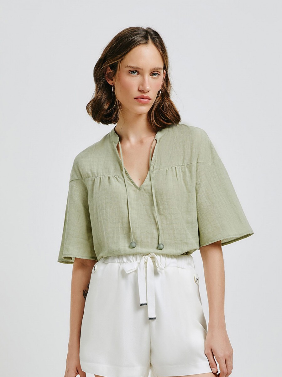 BLUSA DE ALGODÓN CON ESCOTE EN V - VERDE 