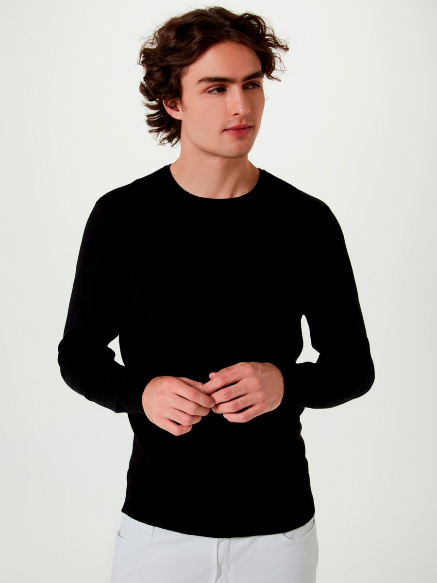 BUZ TEJIDO ESCOTE A LA BASE - NEGRO 