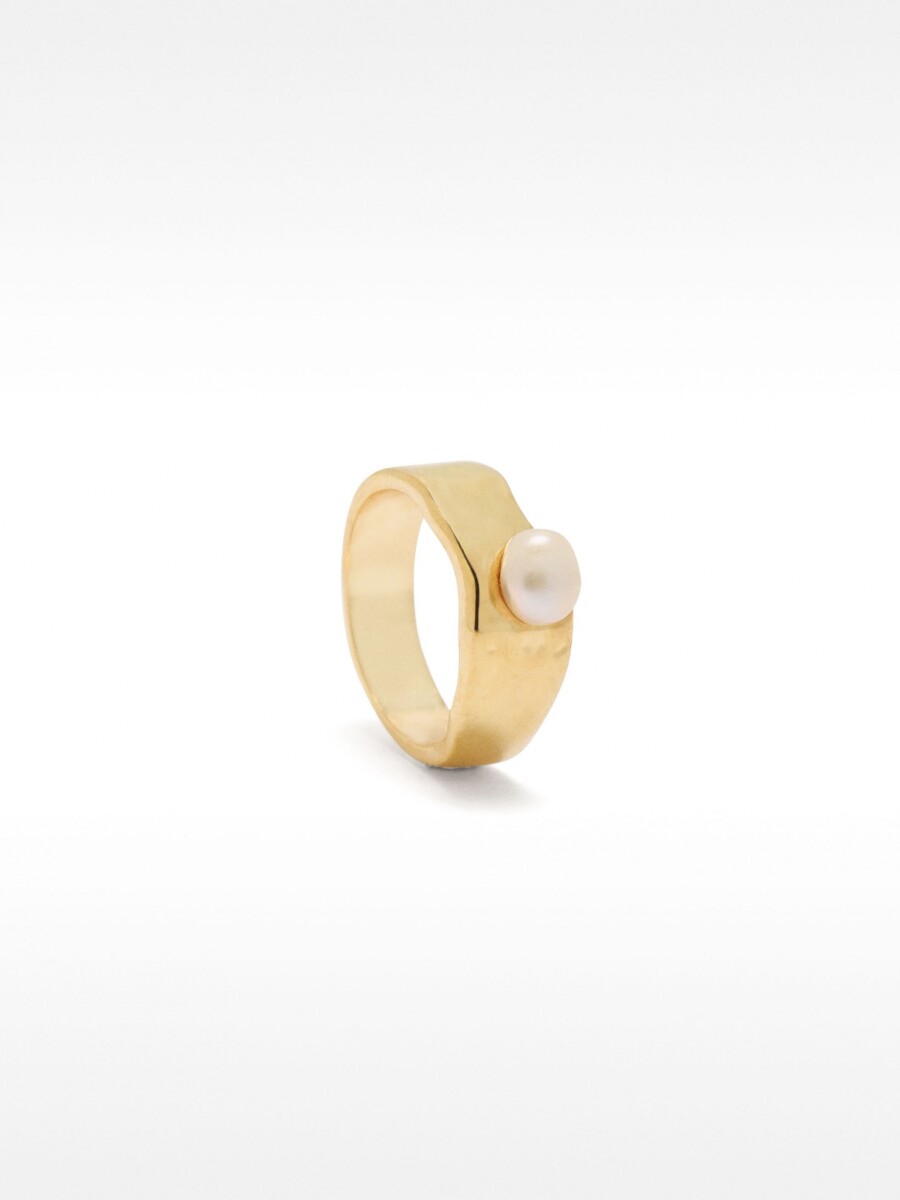 Anillo Irregular Con Perla De Agua Dulce dorado