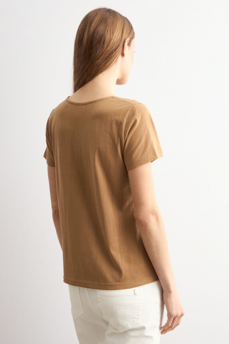 Remera puff print tostado