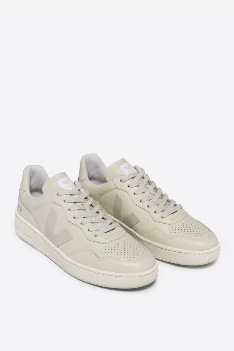 Zapatilla V-90 Crema