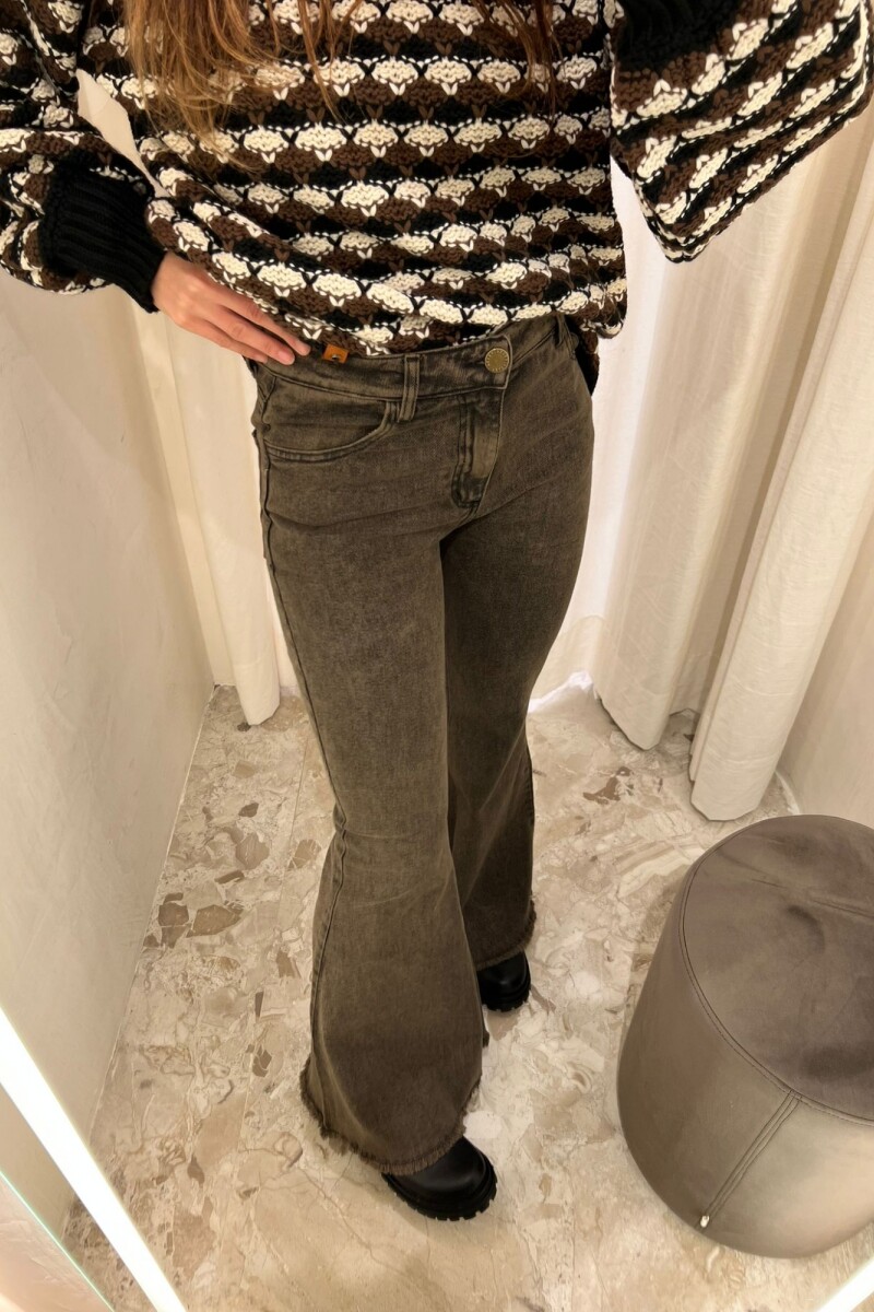 Jean New Paz Marron