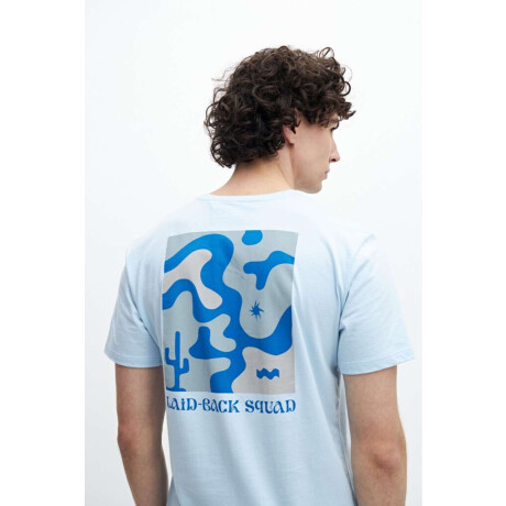 Remera Benedict Celeste