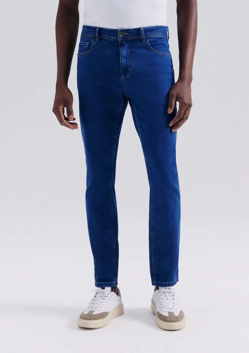 PANTALÓN DE JEAN BÁSICO SLIM CON ELASTANO - AZUL 