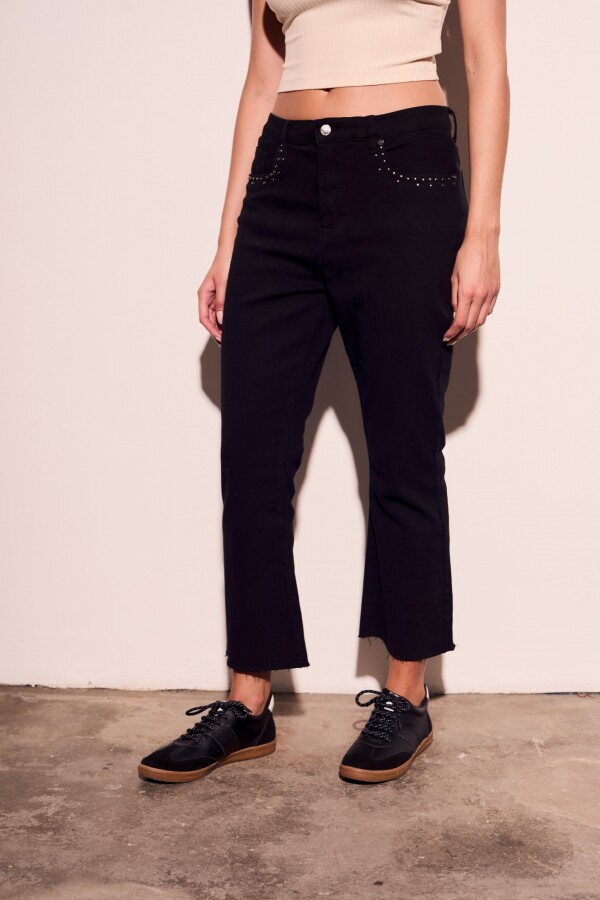 Jean Flare Tachas Negro