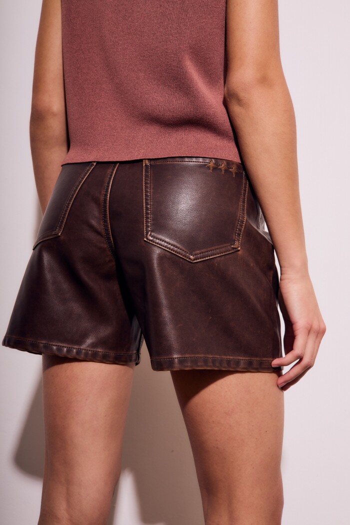 Short Cuero Vegano Marron