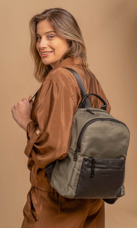 MOCHILA ORQUIDIA VERDE MILITAR