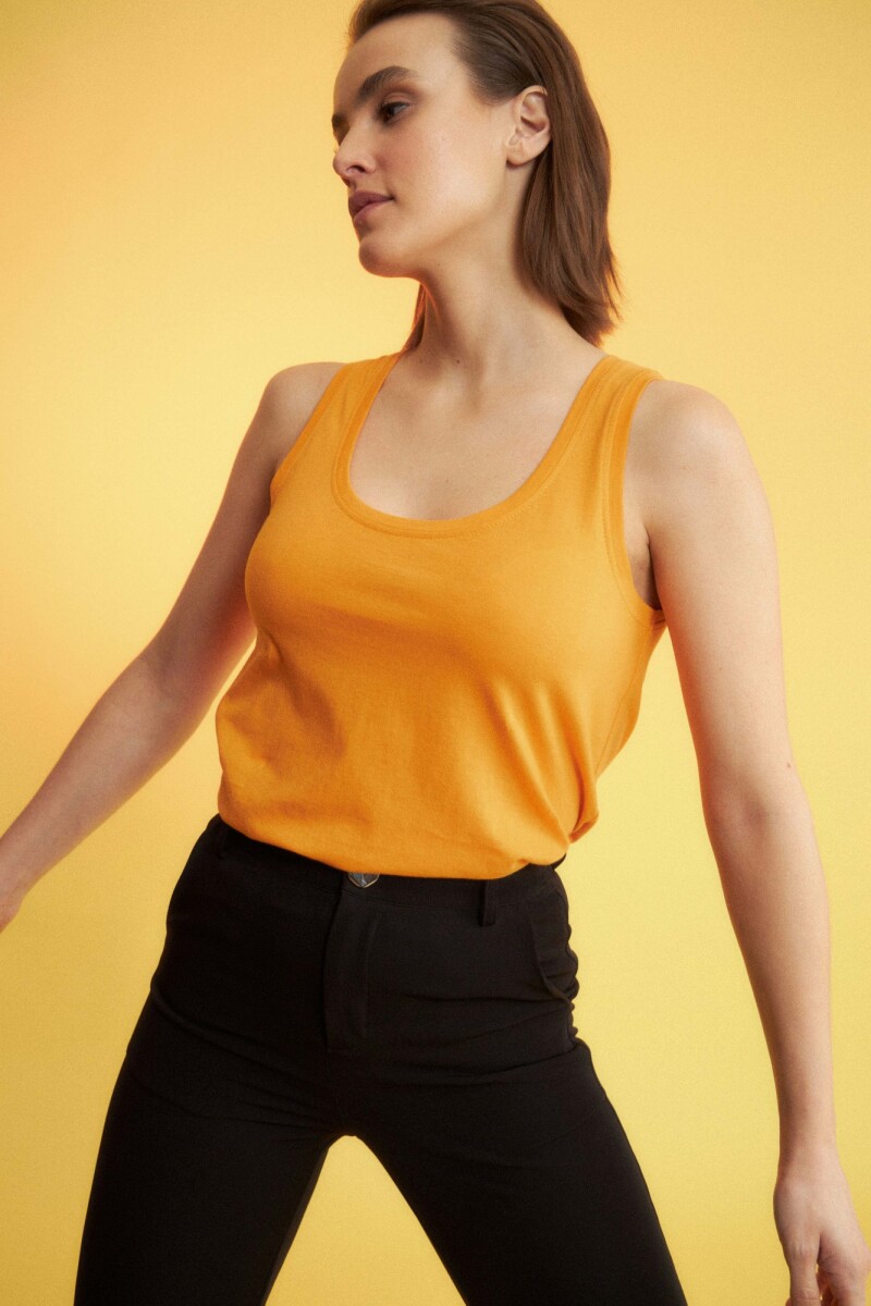 Musculosa escote a la base mango