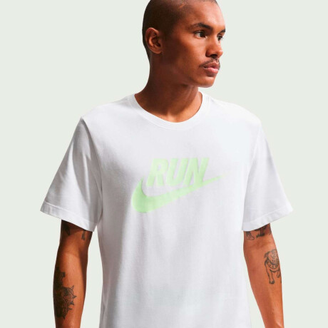 Remera Nike Dri-Fit Tee Run Swoosh de Hombre Blanco