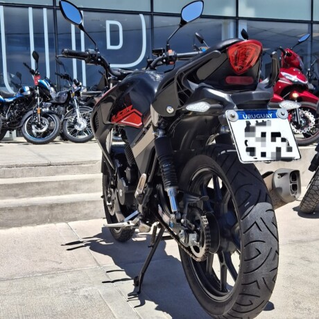 Yumbo Racer 200 Usada Yumbo Racer 200 Usada