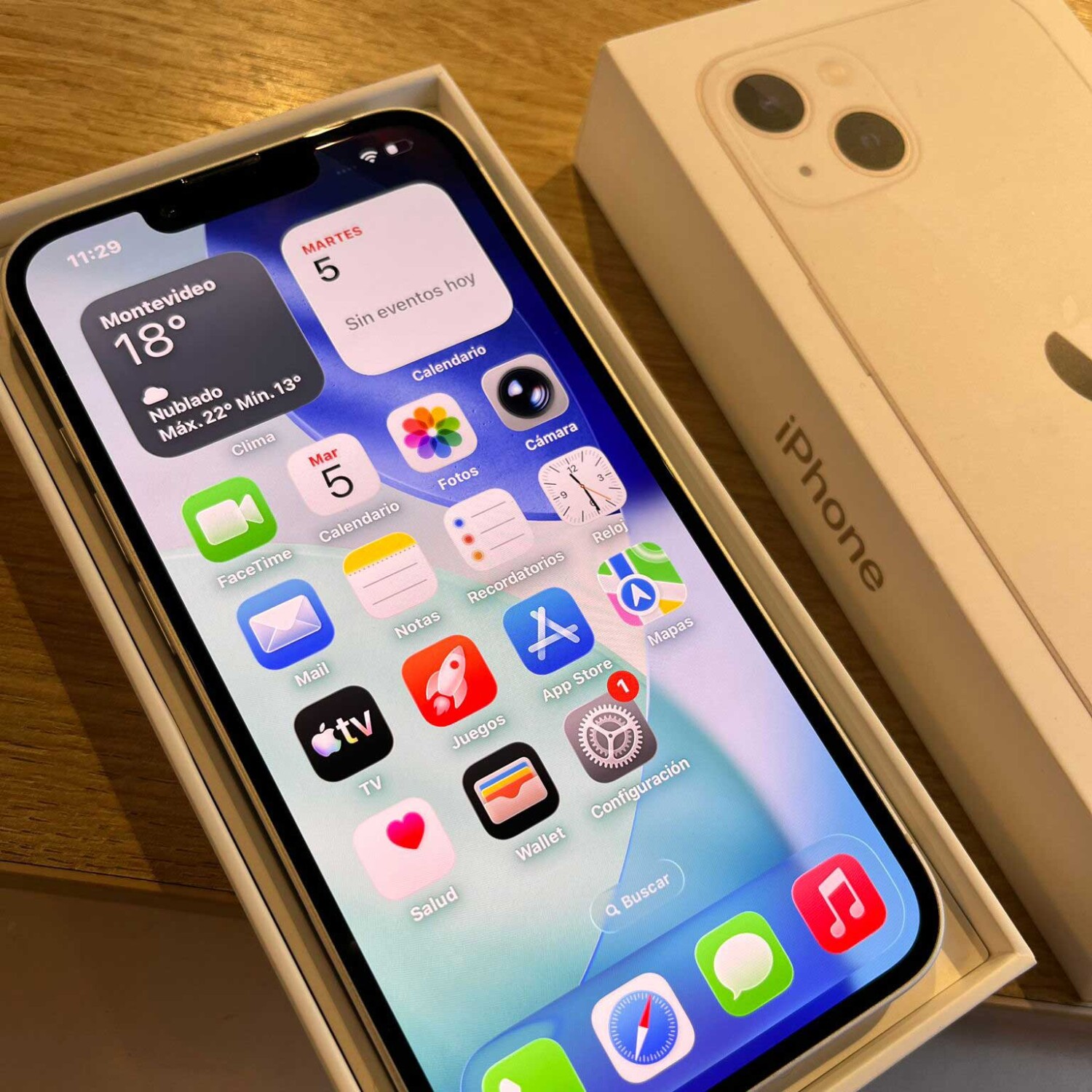 iPhone 13 128GB - White — denuevo