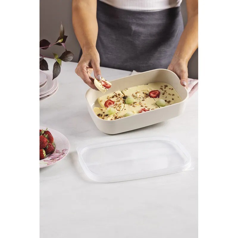 Tupper 1.7 lts. color Arena c/ Tapa 25464/030 Tupper 1.7 lts. color Arena c/ Tapa 25464/030