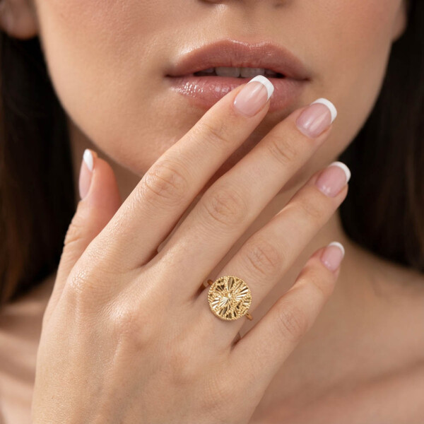 Anillo Solara de oro amarillo 18k. Anillo Solara de oro amarillo 18k.