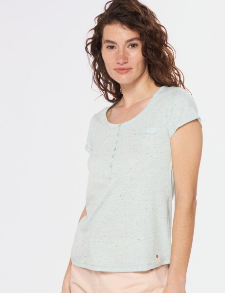 REMERA CON BOTONES Menta