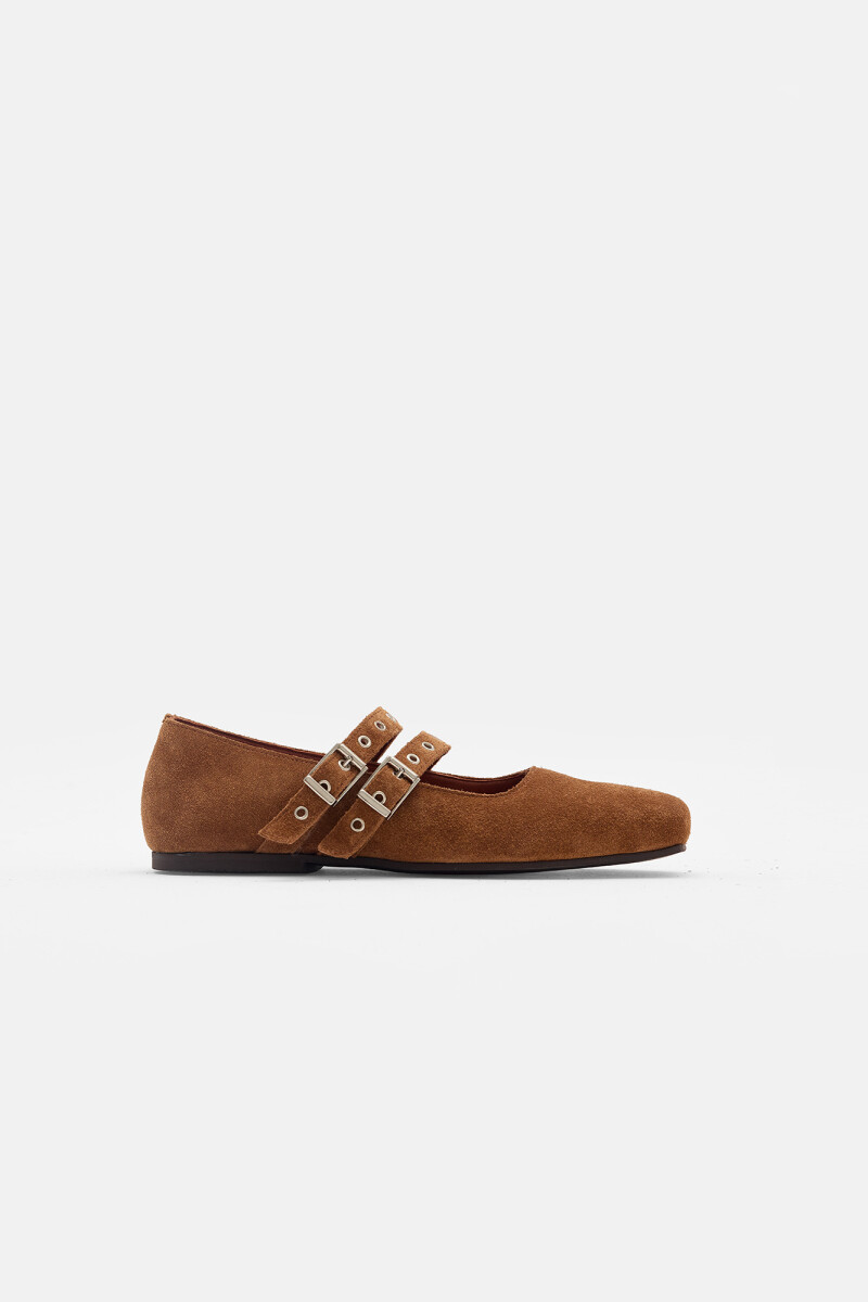 Ballerina Mimi Camel