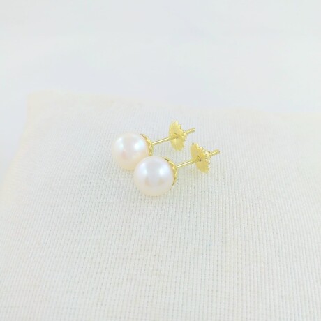 Par de caravanas de oro 18k con perla de cultivo, 7 mm. Par de caravanas de oro 18k con perla de cultivo, 7 mm.